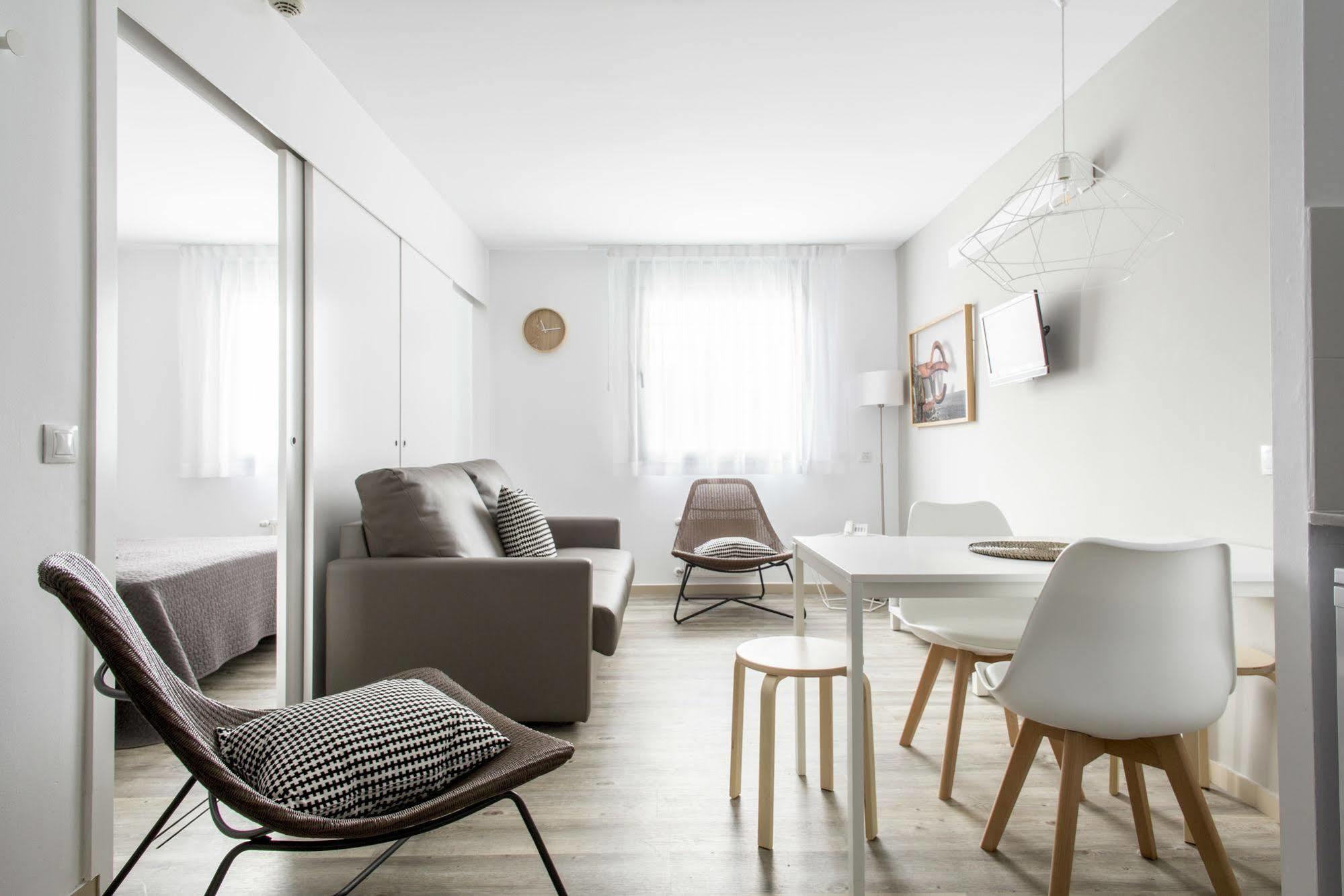 Residencia Universitaria Resa Manuel Agud Querol San Sebastian Exterior photo